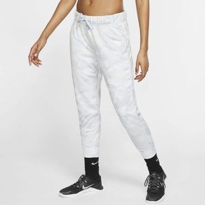 Nike Women’s DRI-FIT Icon Clash Camo 7/8 fleece Jogger Pants - Size M
